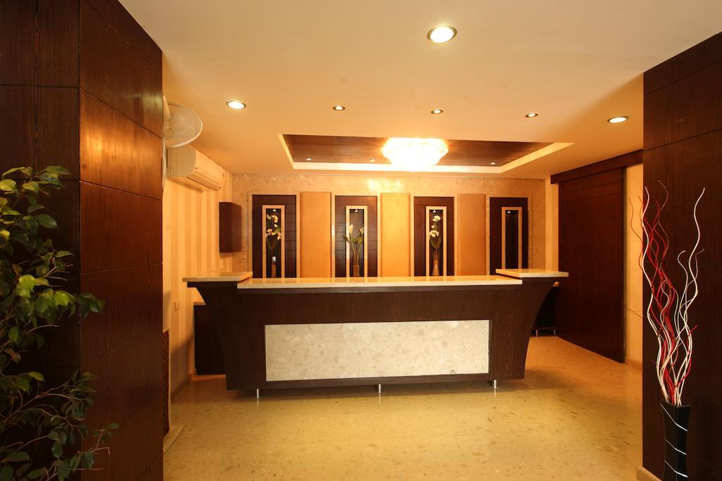 Hotel Surya Prime Кота Екстериор снимка