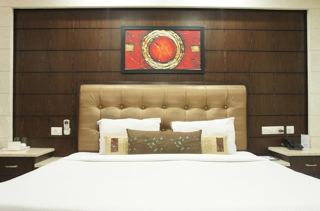 Hotel Surya Prime Кота Екстериор снимка